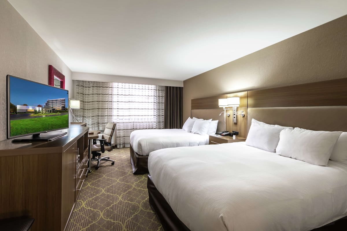 1 bedroom, Egyptian cotton sheets, premium bedding, pillowtop beds