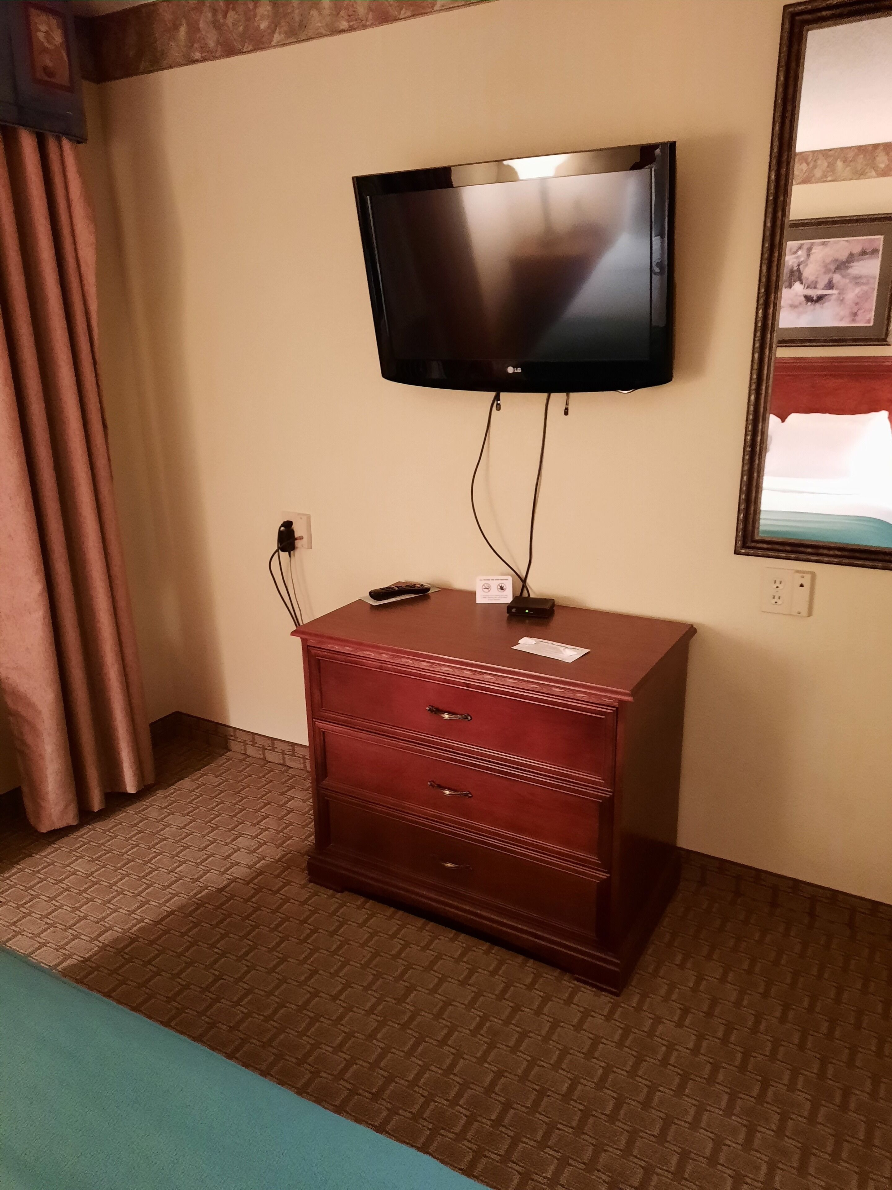 suite, 1 queen bed with sofa bed, non smoking | television