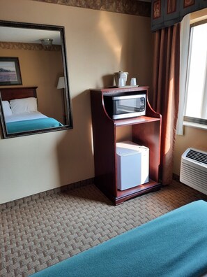 Room, 2 Queen Beds, Non Smoking | Laptop workspace, blackout drapes, iron/ironing board, free WiFi