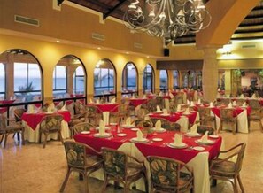 Breakfast served - Grand Plaza La Paz Hotel & Suites (La Paz)