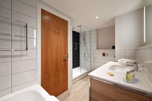 Junior Suite, 1 King Bed | Bathroom shower