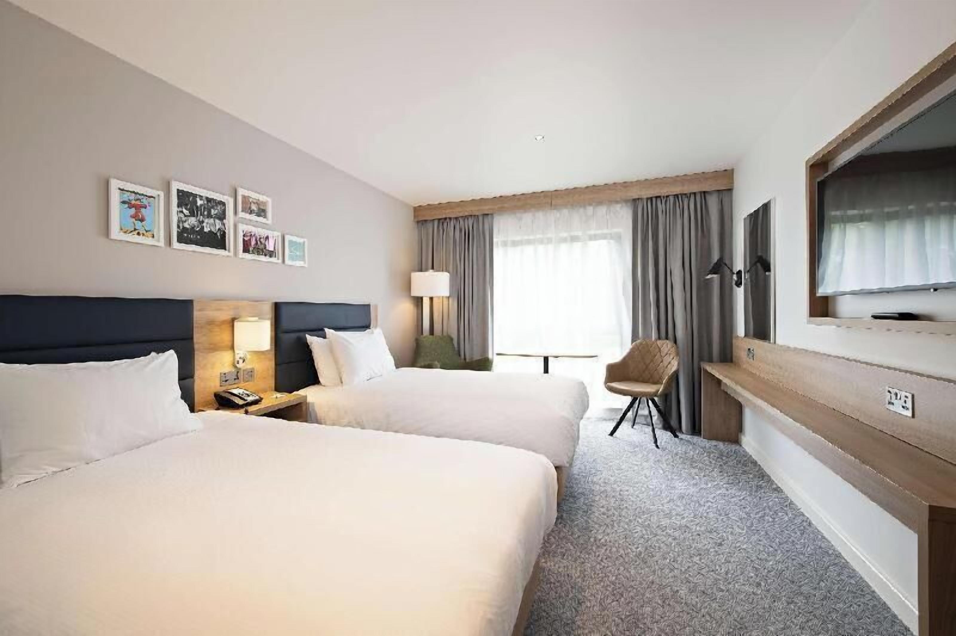 Hypo-allergenic bedding, in-room safe, desk, blackout drapes