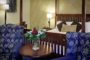 In-room safe, desk, iron/ironing board, free WiFi