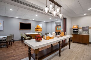 Free daily buffet breakfast