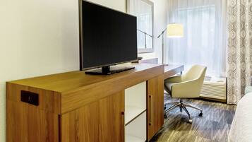 Premium bedding, in-room safe, desk, laptop workspace