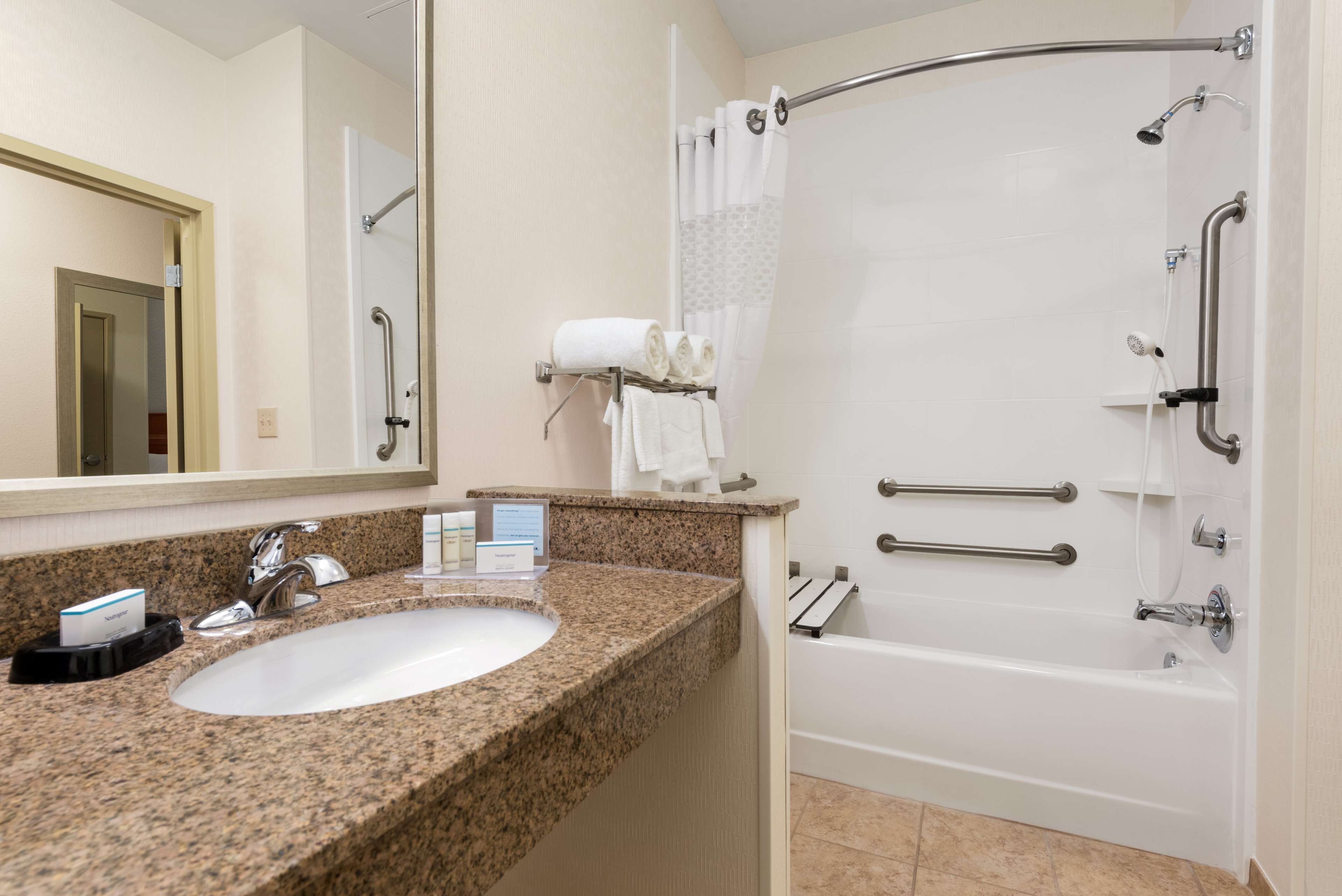 combined shower/bathtub, free toiletries, hair dryer, towels