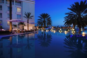 3 outdoor pools, pool umbrellas, pool loungers