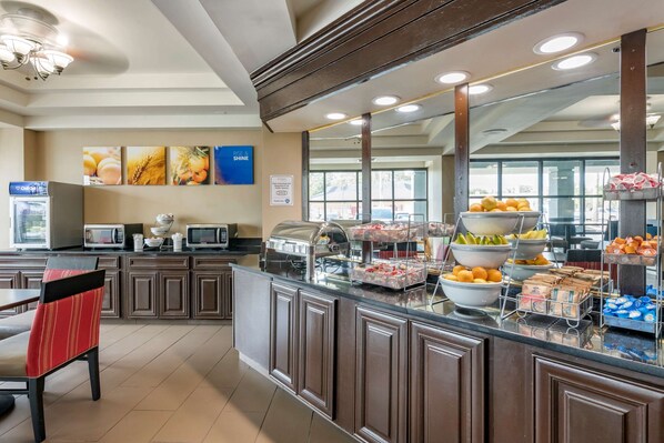 Free daily buffet breakfast