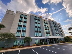 Front of property - Comfort Suites Baymeadows Near Butler Blvd (Jacksonville)