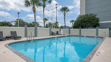 Outdoor pool, sun loungers