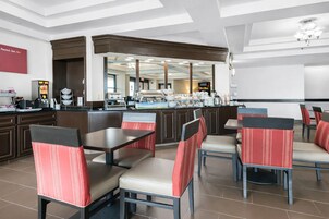 Desayuno buffet incluido todos los días 