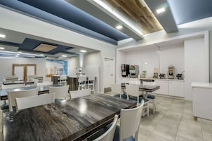 Desayuno continental incluido todos los días