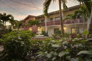 Utsikt mot gårdsplass