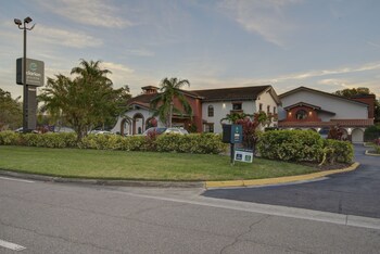 Exterior at Clarion Pointe Tampa-Brandon Near Fairgrounds and Casino