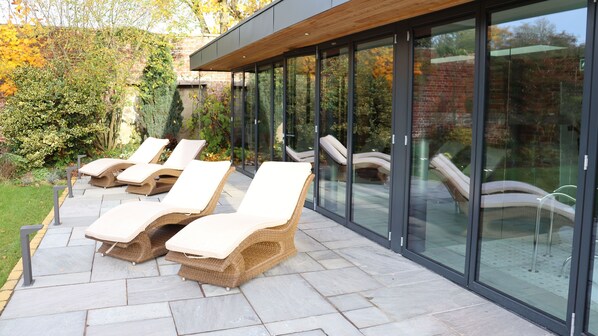 Behandlungsräume für Paare, Sauna, Whirlpool, Dampfbad