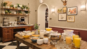 Breakfast, lunch and dinner served - Stratton House Hotel & Spa (Cirencester)