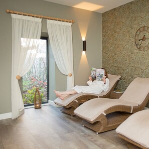 Couples treatment rooms, sauna, hot tub, steam room, body treatments