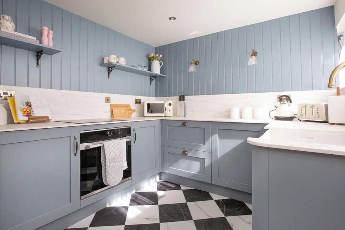 traditional apartment | private kitchen | coffee/tea maker, electric kettle