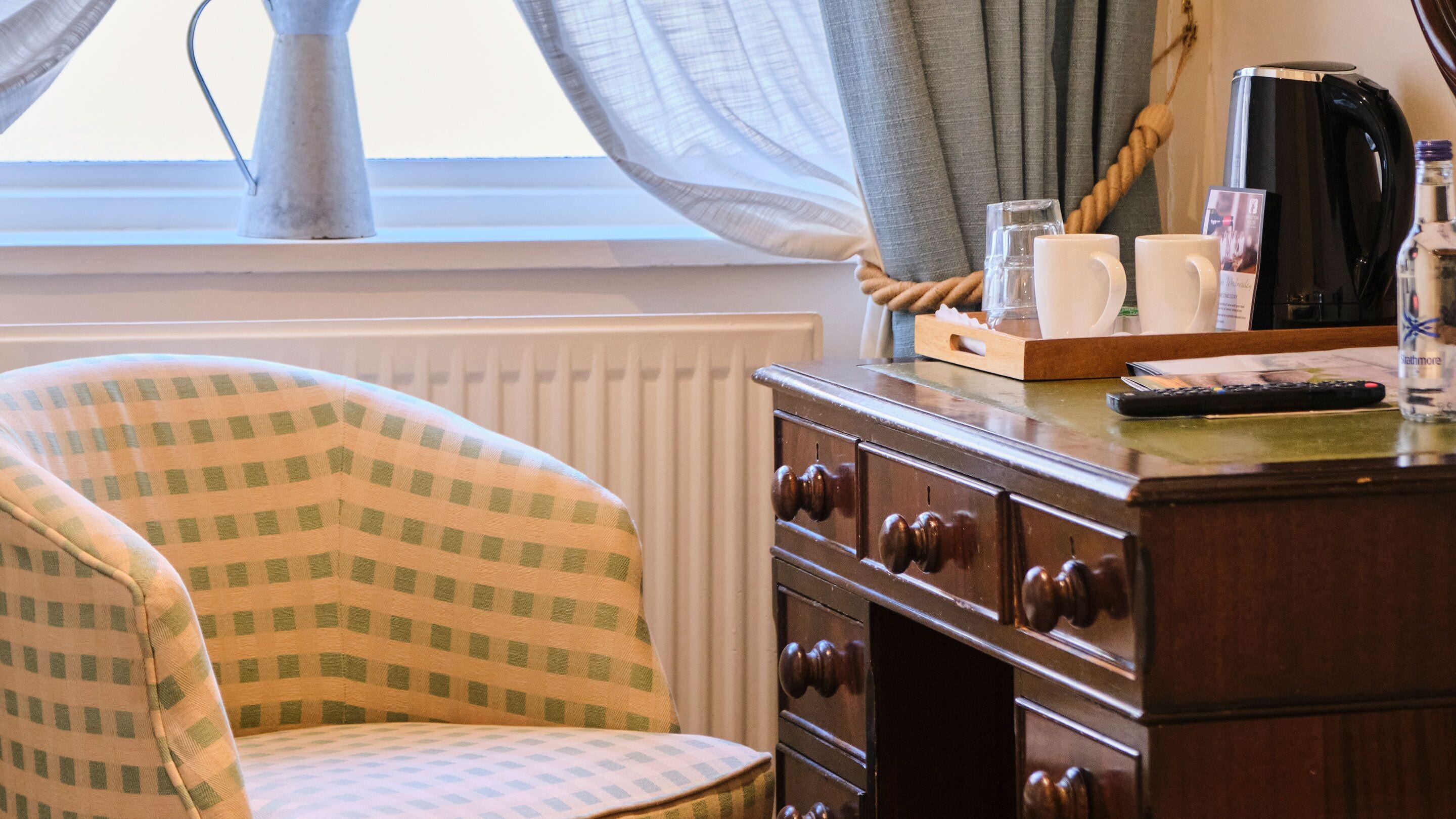 1 bedroom, individually decorated, individually furnished