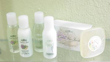 Bathroom amenities