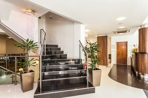Lobby-Lounge