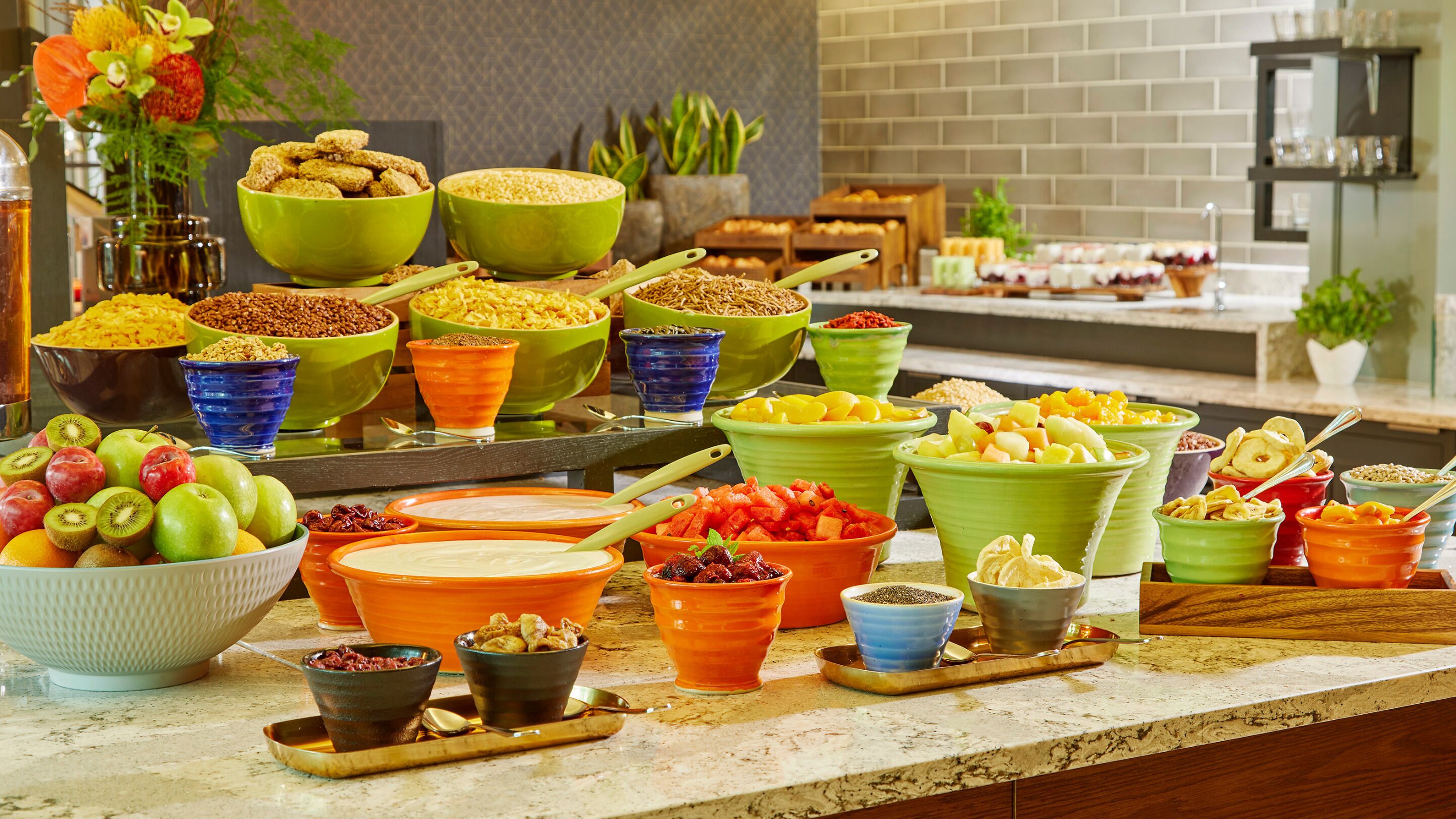 breakfast, lunch, dinner served; irish cuisine