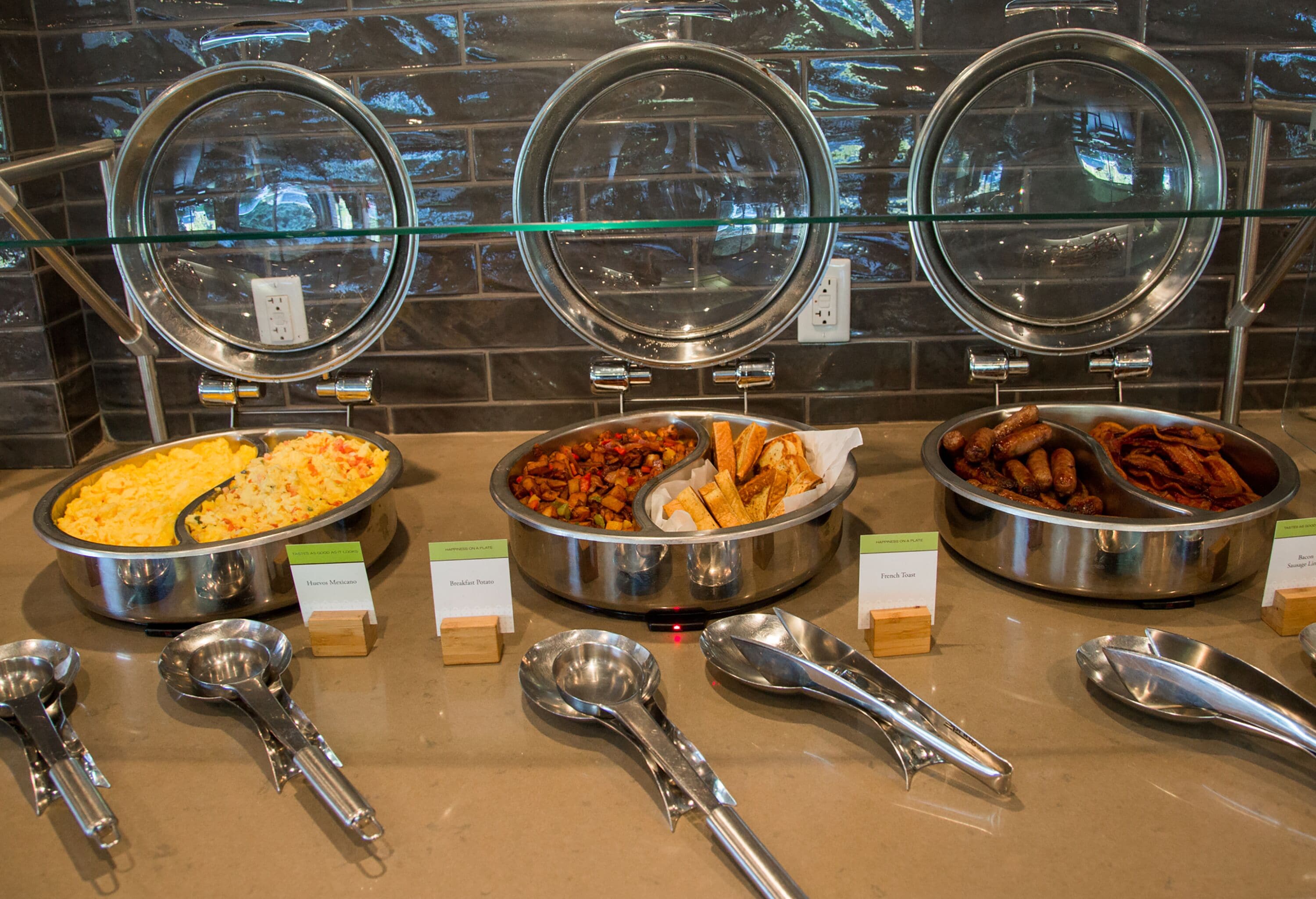 daily cooked-to-order breakfast (usd 20 per person)