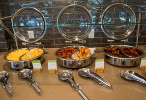 Colazione (20 USD a persona)