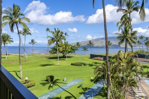 Premium Condo, 2 Bedrooms, Kitchen, Ocean View | 1 bedroom, Egyptian cotton sheets, premium bedding - Maui Sunset (Kihei)