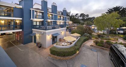 Mariposa Inn & Suites