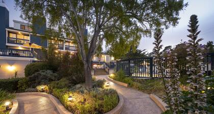 Mariposa Inn & Suites