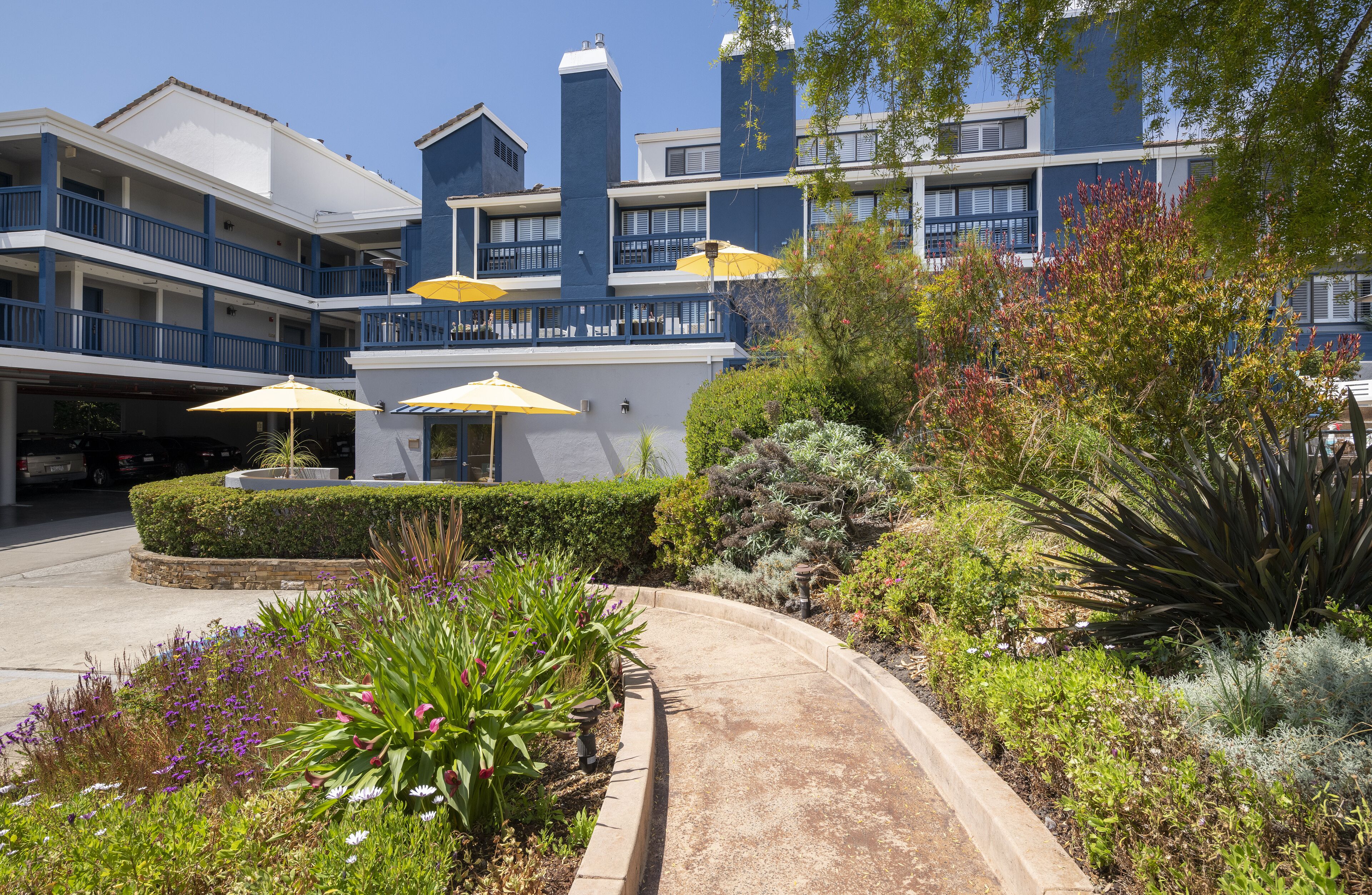 Foto - Mariposa Inn and Suites