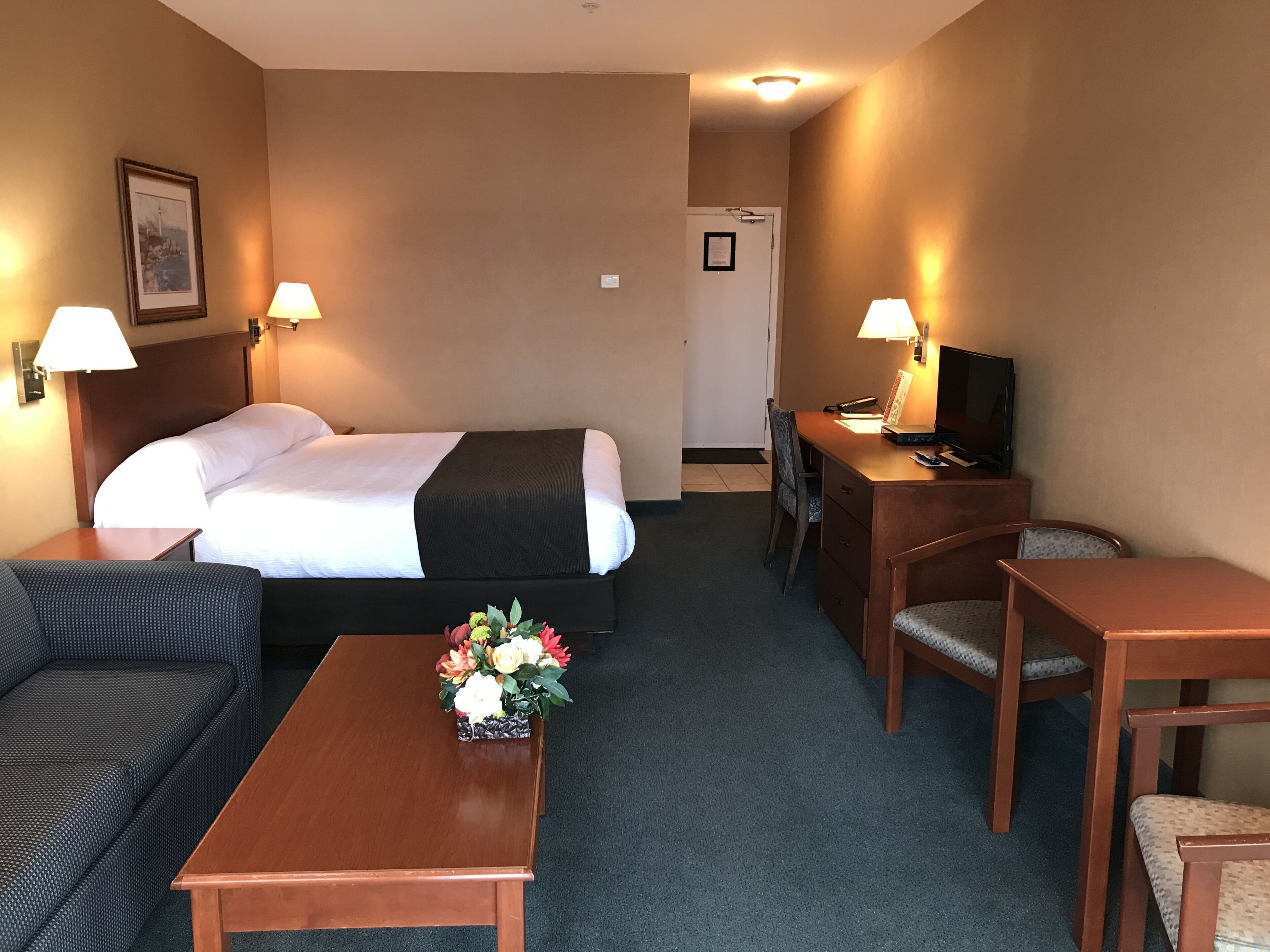 deluxe double room, 1 king bed with sofa bed, patio, ocean view | 1 bedroom, desk, free wifi, bed sheets