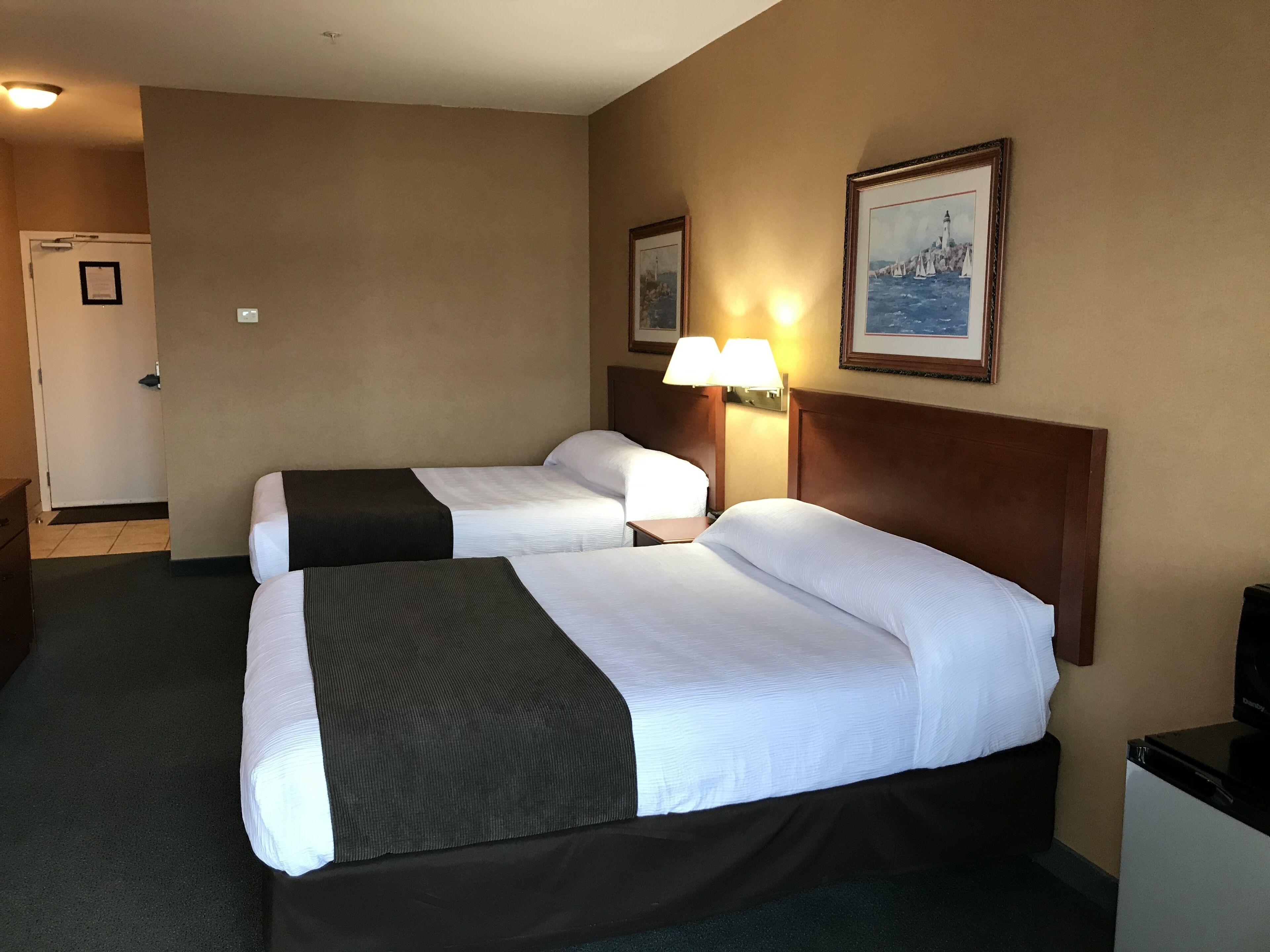 1 bedroom, desk, free wifi, bed sheets