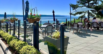 Beach Gardens Resort and Marina