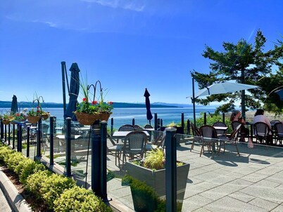 Beach Gardens Resort and Marina