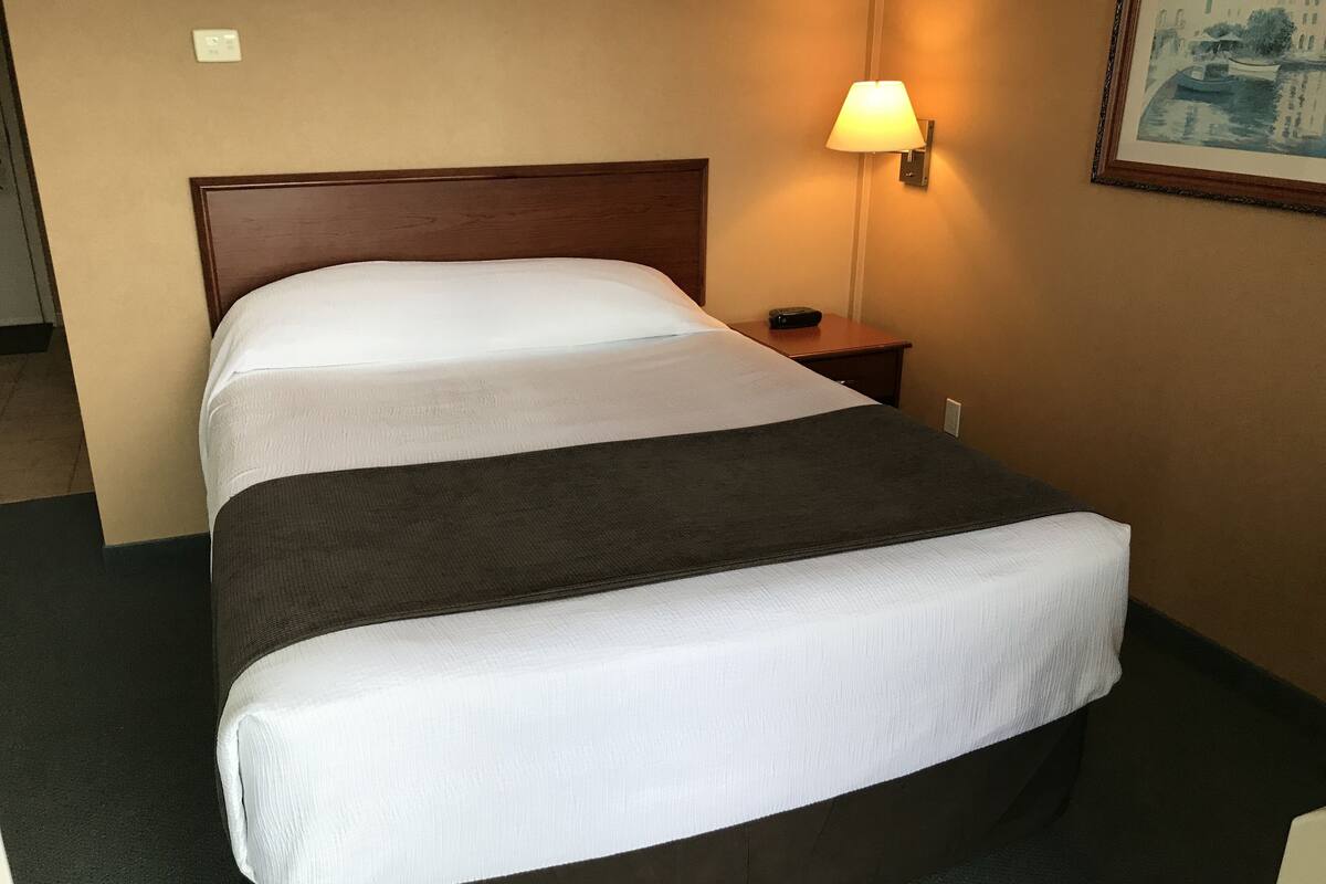 deluxe double room, 1 king bed with sofa bed, patio, ocean view | 1 bedroom, desk, free wifi, bed sheets