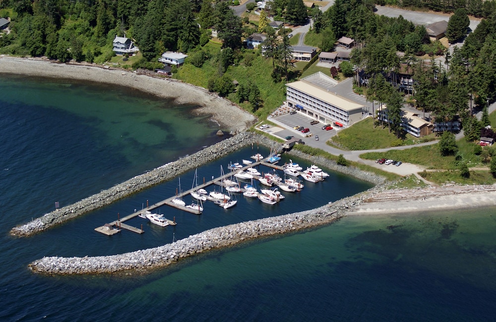 Beach Gardens Resort & Marina photo 2