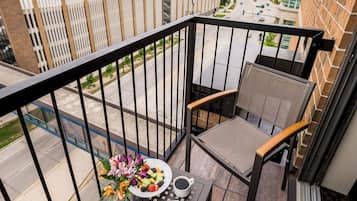 Suite, 1 King Bed with Sofa bed, Balcony | Premium bedding, pillowtop beds, desk, laptop workspace