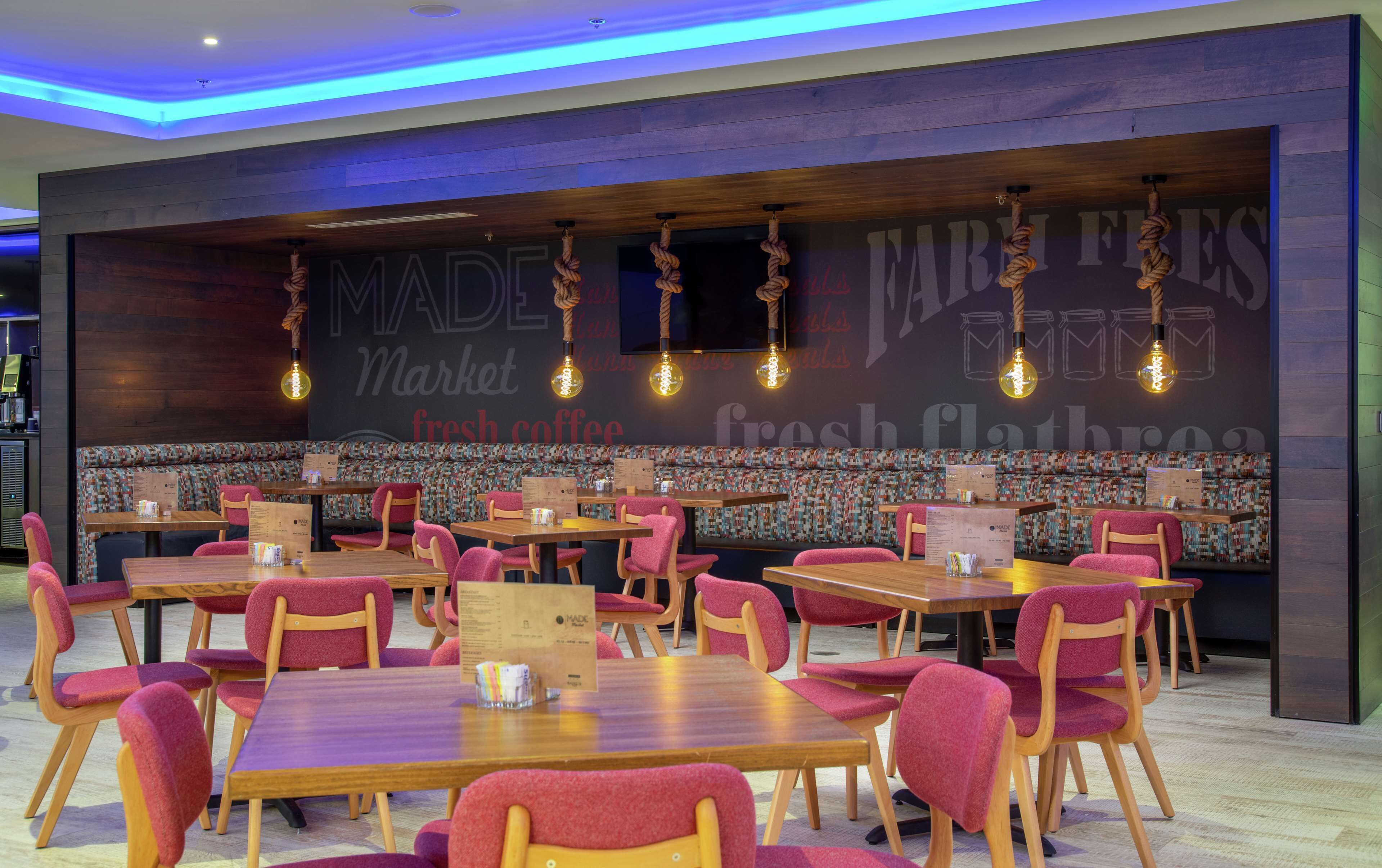 breakfast and dinner served, american cuisine