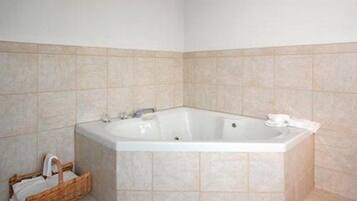 Luxury Room, 1 Katil Raja (King) | Tab mandi berpancutan