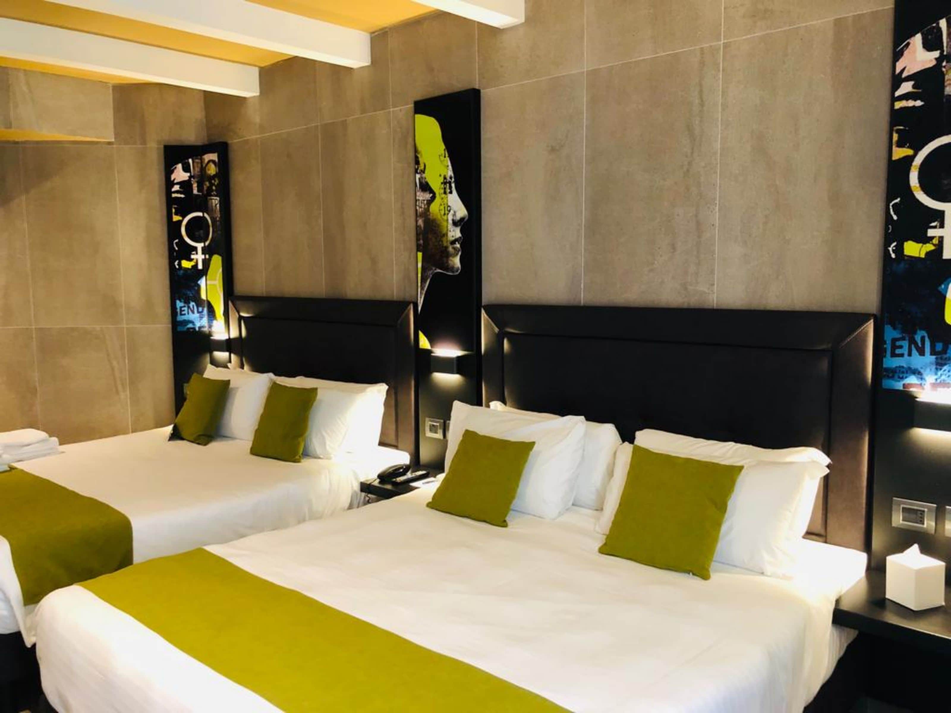 quadruple room | down duvets, minibar, in-room safe, desk