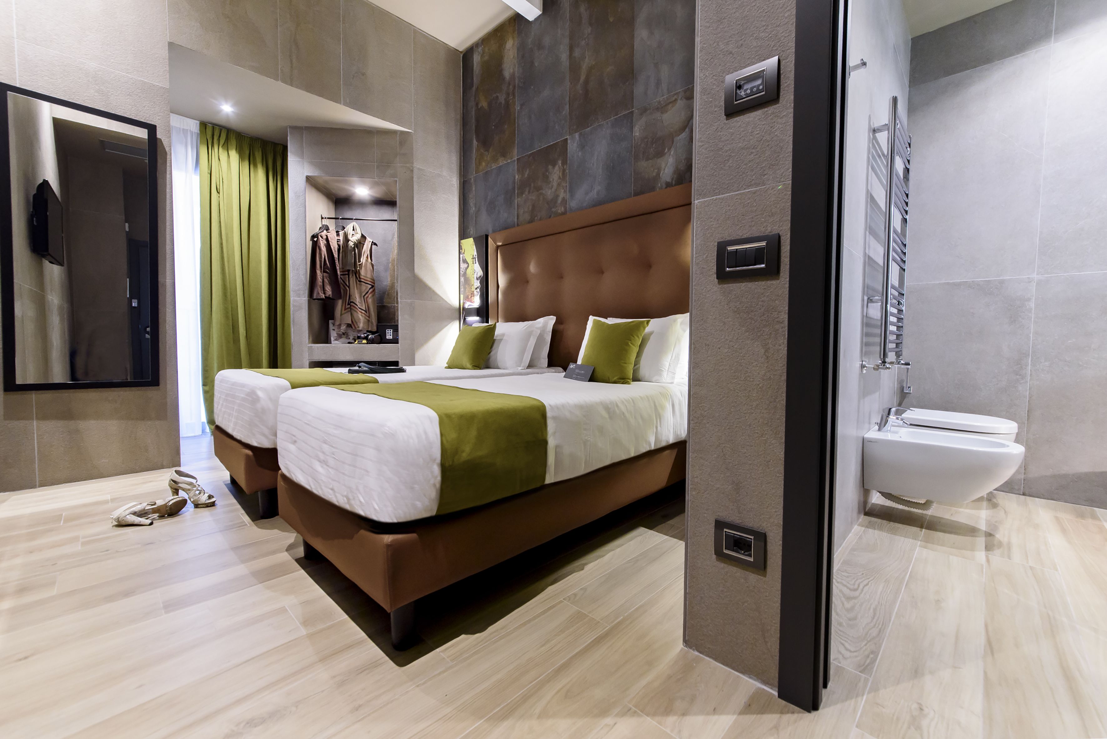 twin room | down duvets, minibar, in-room safe, desk