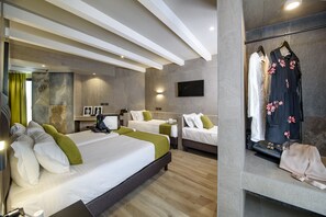Quadruple Room | Down comforters, minibar, in-room safe, desk - Just Hotel Milano (Milan)