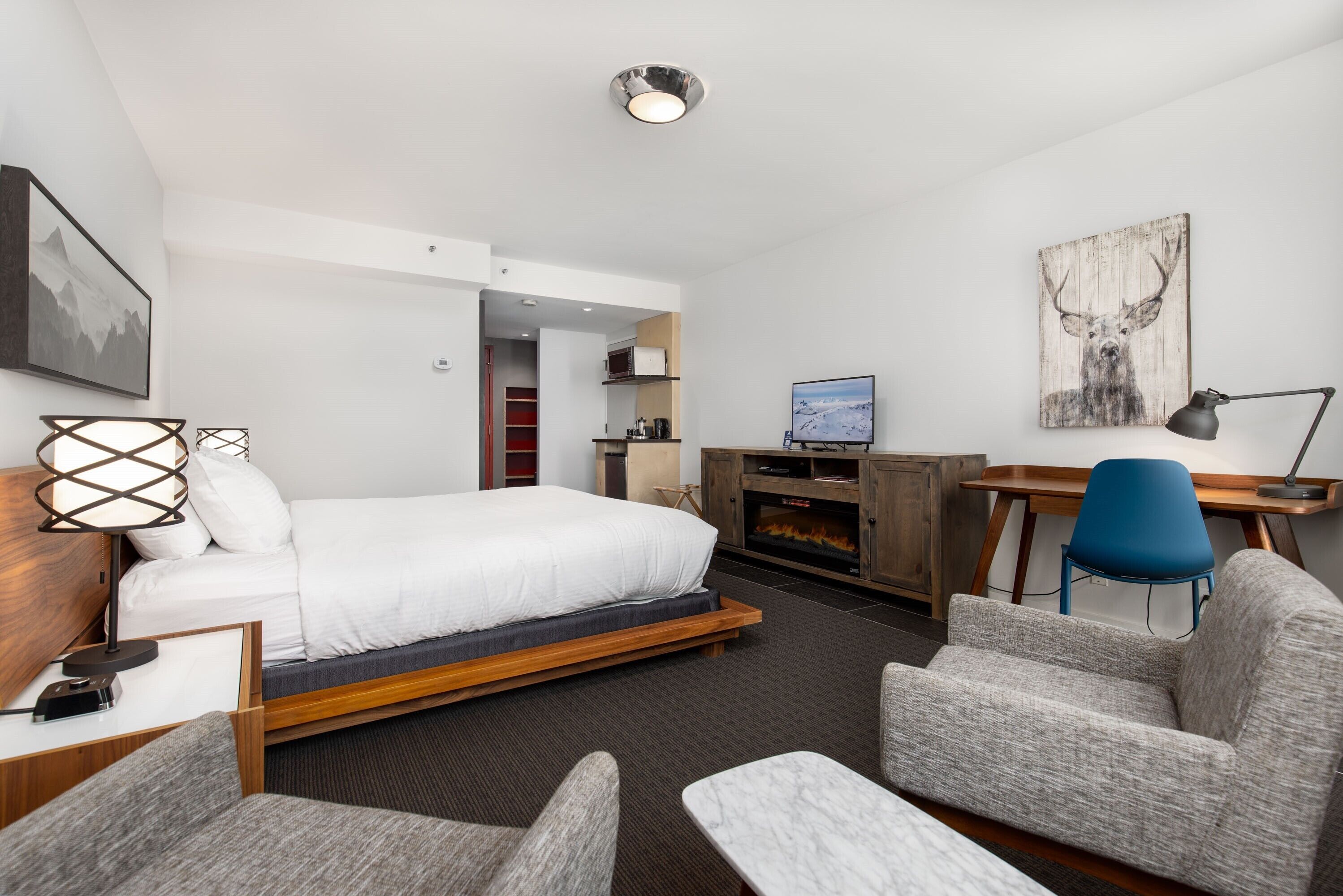 deluxe room, 1 king bed, city view | 1 bedroom, premium bedding, iron/ironing board, free cots/infant beds