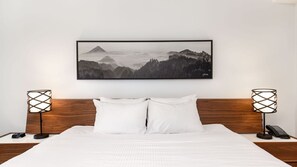 Suite, 1 habitación, vista a la montaña | Ropa de cama de alta calidad y tabla de planchar con plancha 