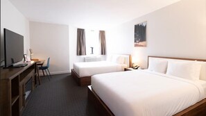 Ropa de cama de alta calidad y tabla de planchar con plancha 