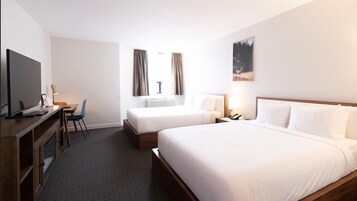 Deluxe Room, 2 Queen Beds, Mountain View