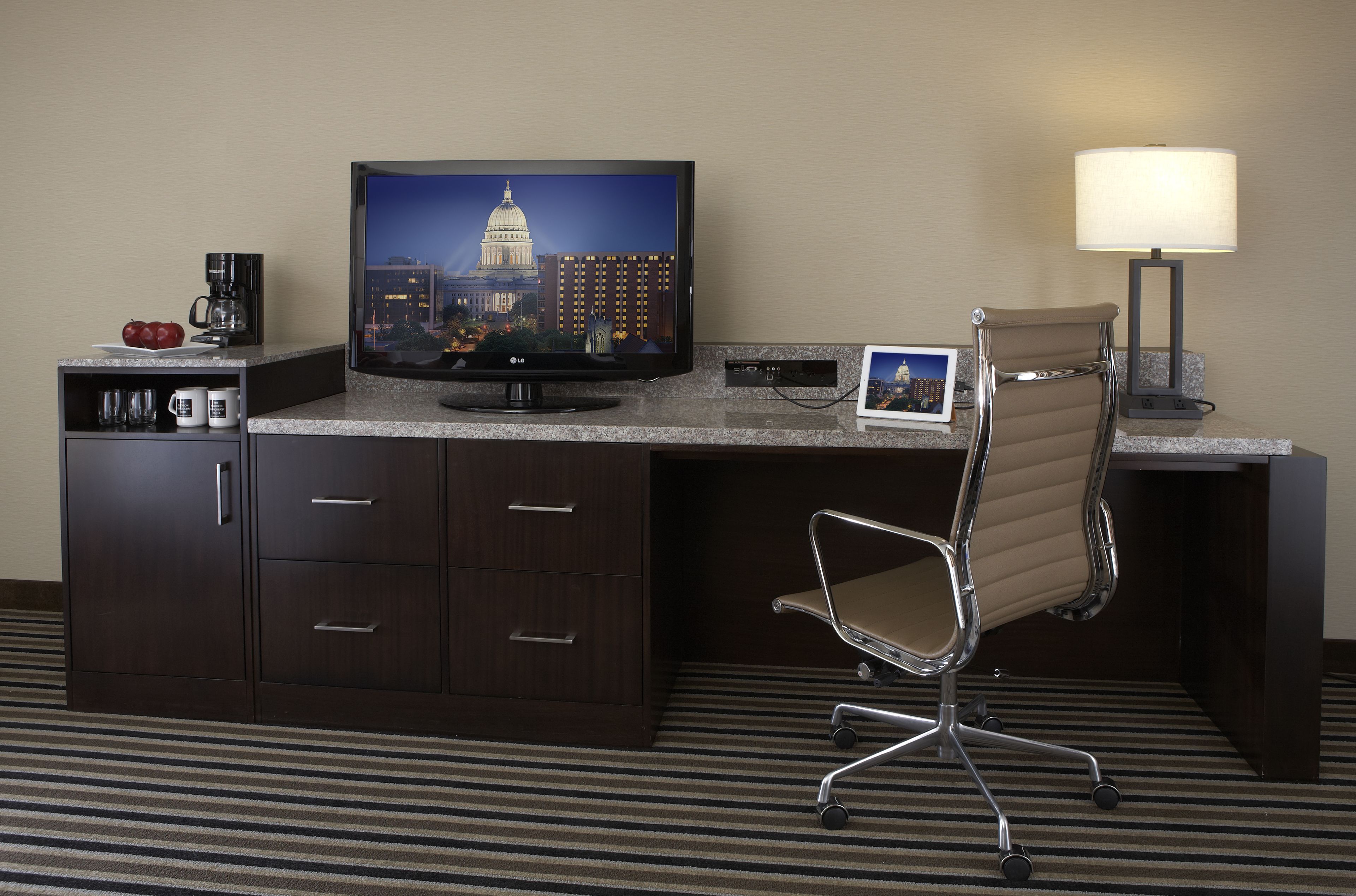 1 bedroom, premium bedding, in-room safe, desk