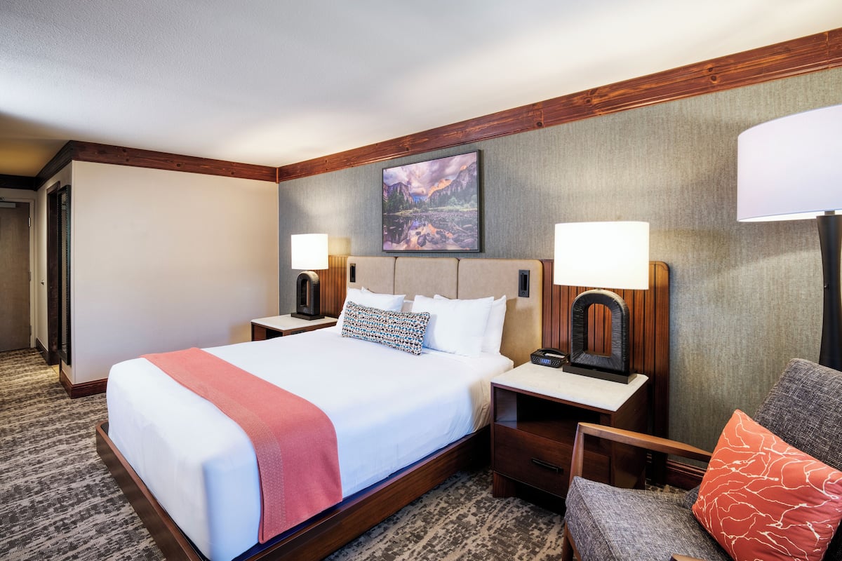 Egyptian cotton sheets, premium bedding, pillowtop beds, in-room safe